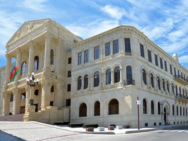 Səlim Müslümovun işçisi 258 min manatı mənimsədi