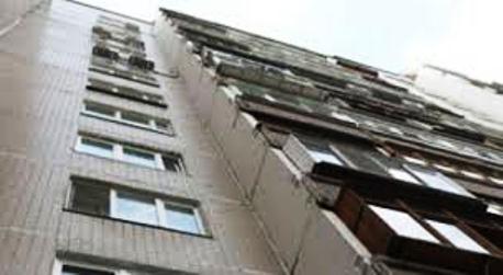 Bakıda 34 yaşlı kişi özünü 16 mərtəbəli binadan atmaq istədi