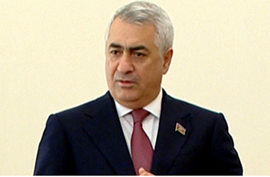 Cavid Qurbanov kasıbın küməsini zəbt etdi - Fotolar