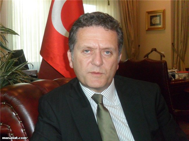 Türkiyə səfiri şəhid olan Azərbaycan əsgərlərinin ailələrinə başsağlığı verdi