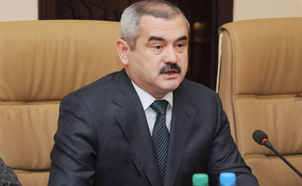 General Arzu Rəhimov cəbhəyə gedir