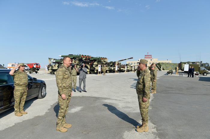 Prezident Ağdamda operativ müşavirə keçirdi