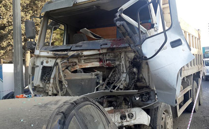 Bakıda avtobus qəzaya düşdü - FOTOLAR