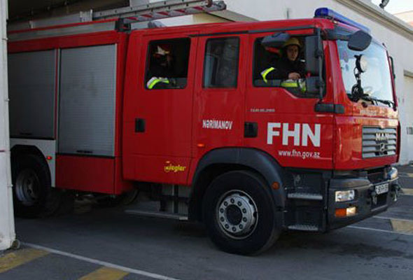 Bakıda klinika yanır