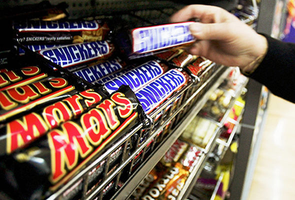 “Mars” və “Snickers”də dəhşətli bakteriya aşkarlandı