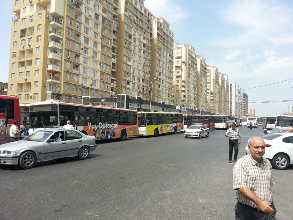 Bakıda avtobus sürücüləri aksiya keçirir - FOTOLAR