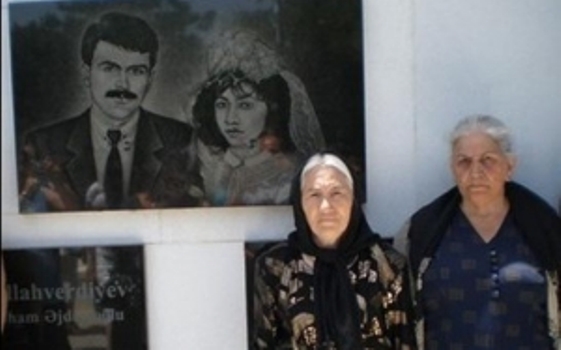 İlhamla Fərizənin anaları Prezidentə müraciət etdilər
