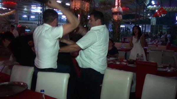 ‘Oazis’də döyülən ailə danışdı - VİDEOREPORTAJ