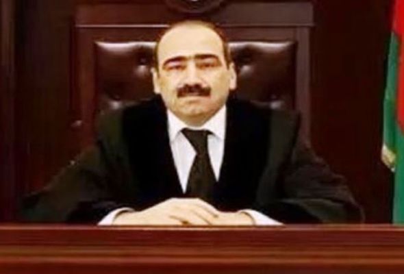 Dələduzluqda ittiham olunan keçmiş hakimin işində etiraz