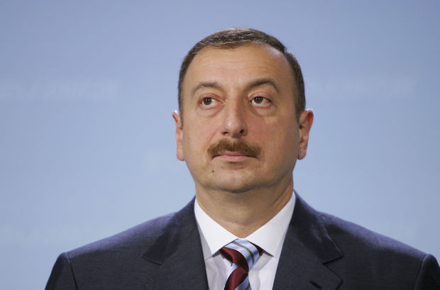 İlham Əliyev Bakının Ağ Şəhər Bulvarında görülən işlərlə tanış olub
