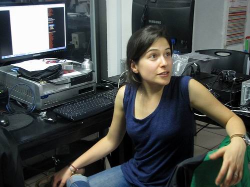 Erməni qəzetində işləyən azərbaycanlı jurnalist hansı məşhurun qızıdı?