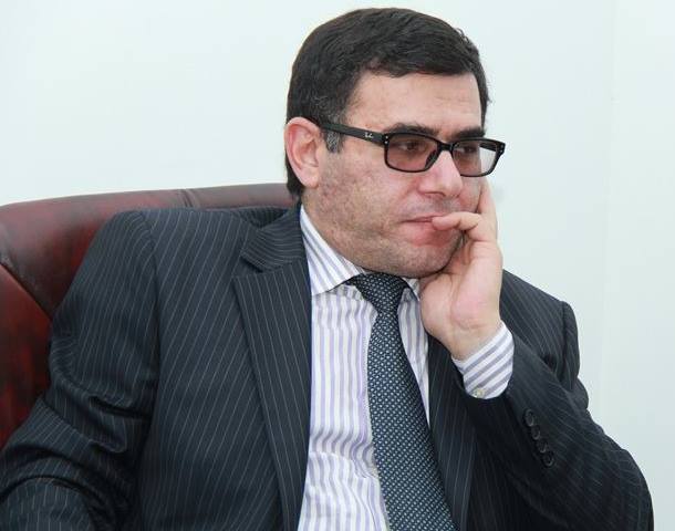 Qəzet köşkünün boş qalan yeri