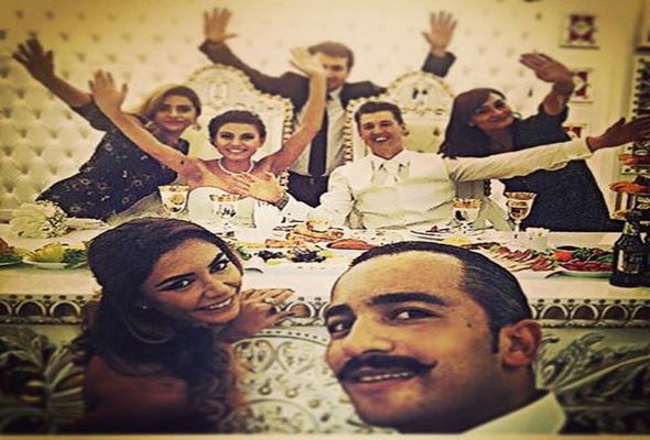 Erməni ilə selfi çəkdirən müğənnimiz ərə getdi - FOTO
