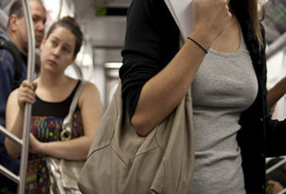 Bakı metrosunda əxlaqsızlığın yeni üsulu