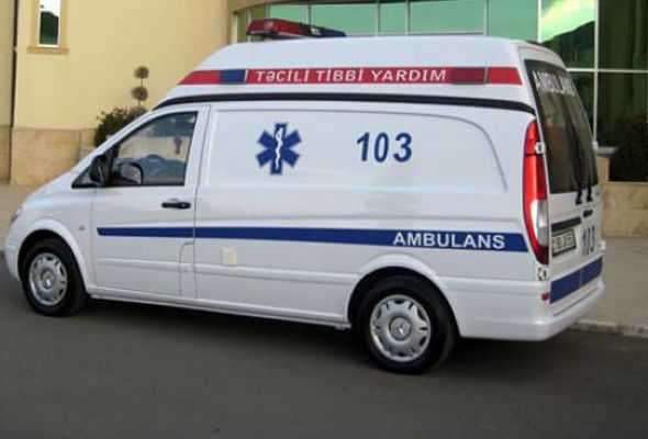 Lənkəranda avtomobil elektrik dirəyinə çırpıldı: Ölən və yaralanan var
