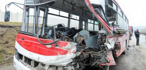 Azərbaycanda mikroavtobus qəzaya uğradı, yaralanan var