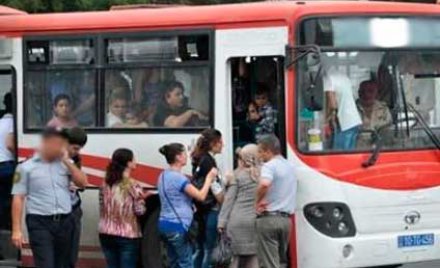 Polislə avtobus sürücüsü arasında əlbəyaxa dava