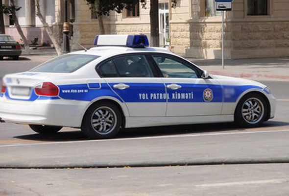 Bakıda DYP maşını əks yola keçib 120 ilə sürür - VİDEO