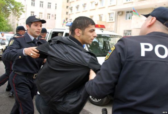 Azərbaycanda polislərlə vətəndaşlarla arasında dava düşdü