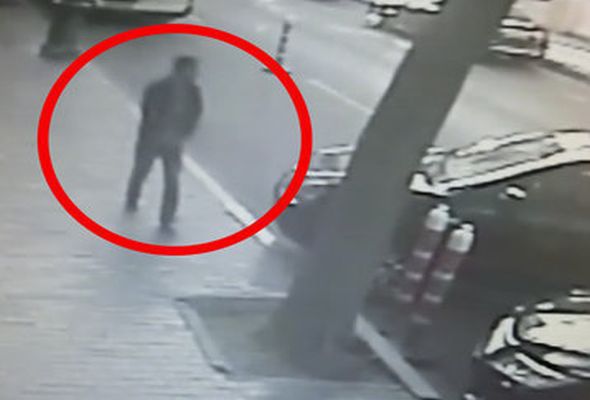Bakının mərkəzində kişi özünü biabır etdi - VİDEO