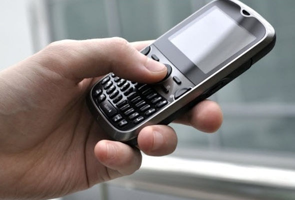 Azərbaycanda mobil telefonların qeydiyyatı pullu oldu