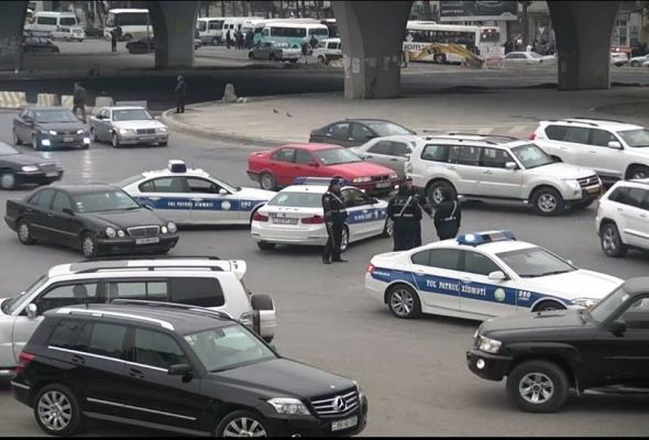 Sürücülərin diqqətinə: 20 Yanvar dairəsi bağlandı -  FOTOLAR 