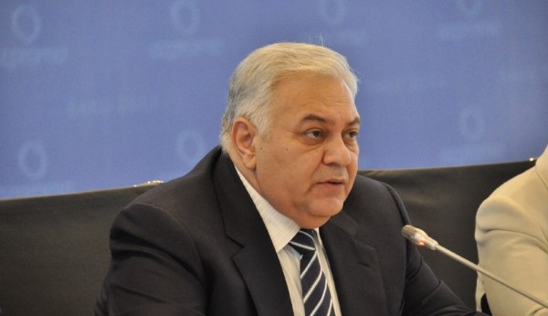 Oqtay Əsədov: "Hər dəfə mən zəng etməyim ki, filan şey çatmır”