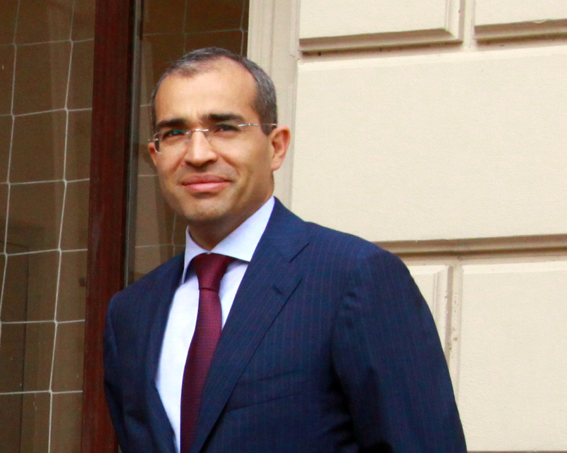 Təhsil naziri Mikayıl Cabbarovun səhhətində problem yaranıb