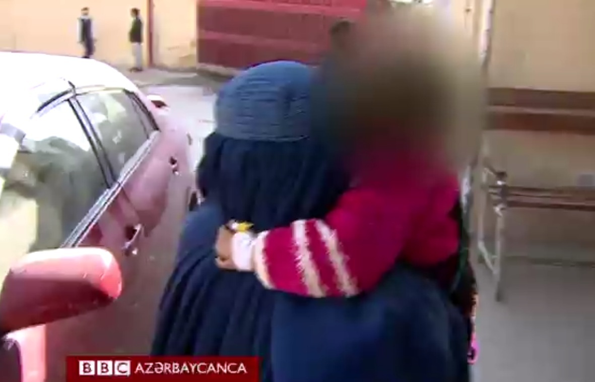 Zorlanmış 3 yaşlı Nilufər yaşamaq üçün mübarizə aparır- VİDEO