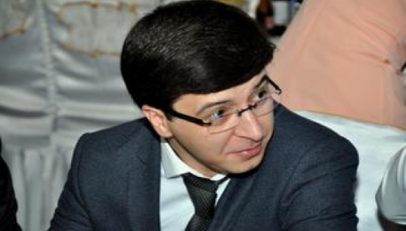 ‘Hələ atanız ölməyibsə, oxuyun…’ –  Elşən Musayev 