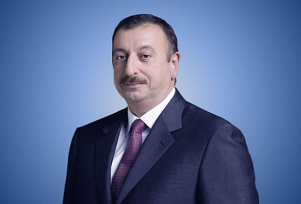 İlham Əliyev sərgidə