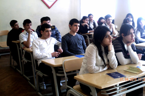Bakının qalmaqallı məktəbində daha bir insident