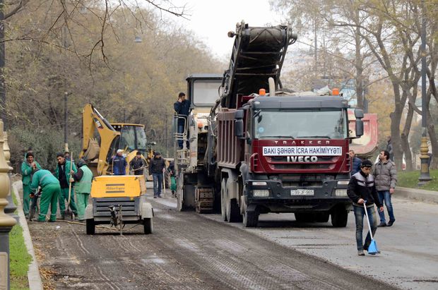 Bakının mərkəzi yolu bağlandı -  FOTOLAR 
