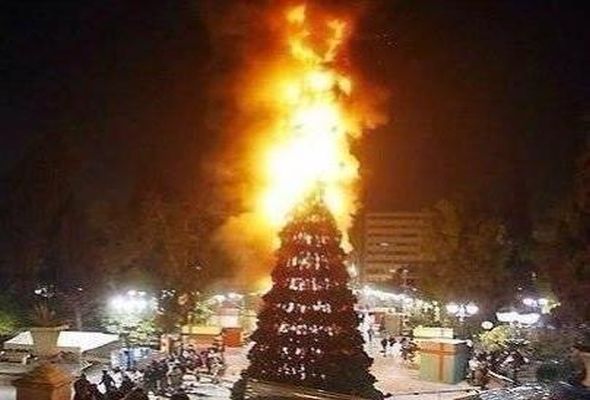Bakıdakı parkda bəzədilmiş “yolka” yanır - FOTO