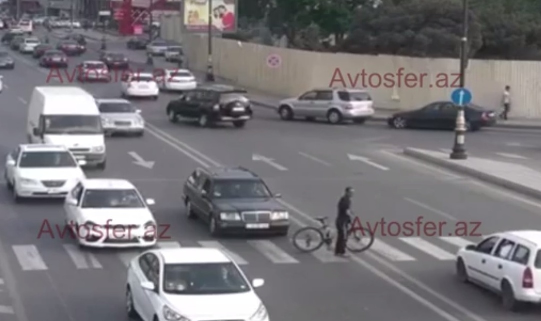 Bakıda piyada maşınların toqquşmasına səbəb oldu -  VİDEO 