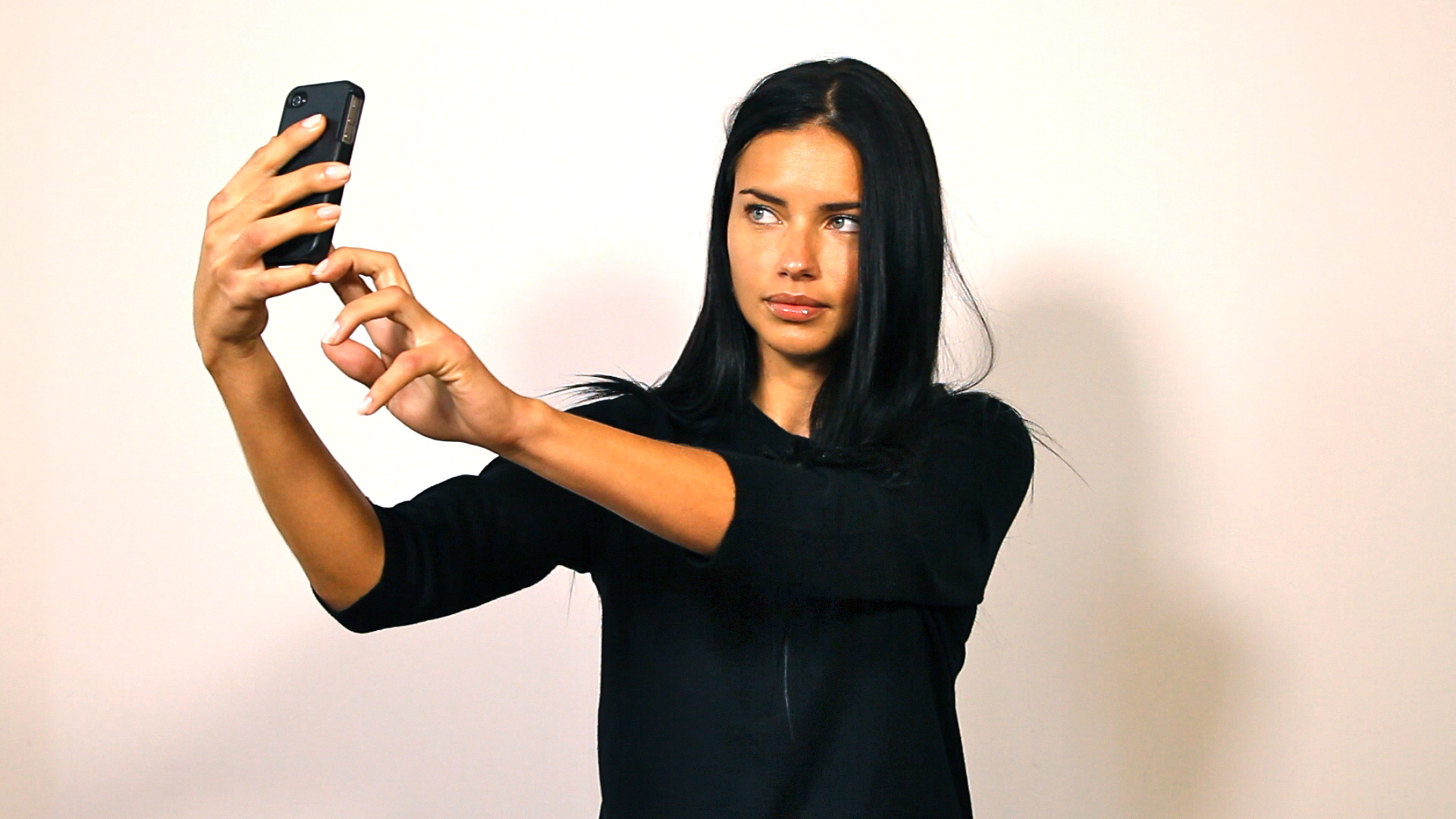 Universitetdə selfi dərsi başlayır - FOTO