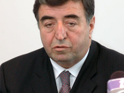 Əhməd Əhmədzadəyə “Şöhrət” ordeni verildi