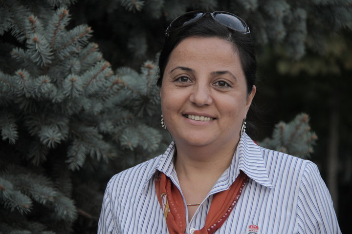 Cəsarətiniz varsa, mənə cavab verin