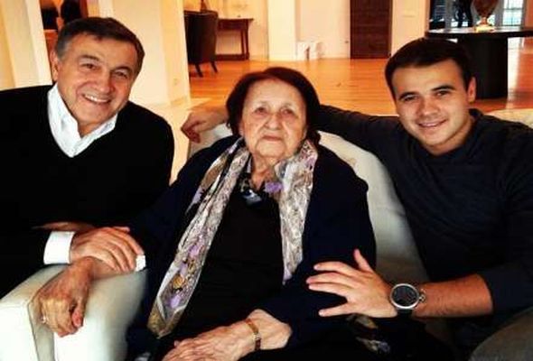 Araz Ağalarovun anası dəfn edildi