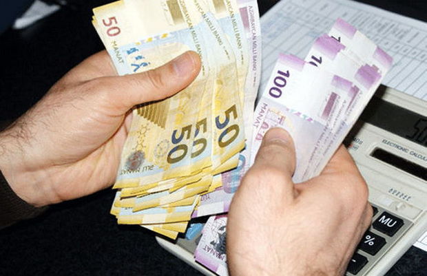 Bakıda tələbə dövlət imtahanından keçmək üçün 2500 manat pul verdi
