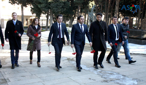 ASGA İdarə heyəti Fəxri xiyabanda Ulu Öndərin məzarını ziyarət edib