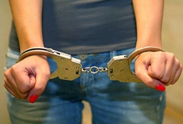Bakıda “Zara”dan oğurluq edən 22 yaşlı qız tutuldu