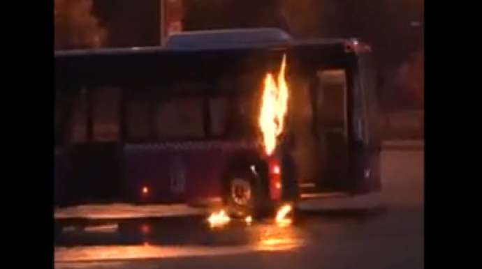 Bakıda sərnişin avtobusu yandı