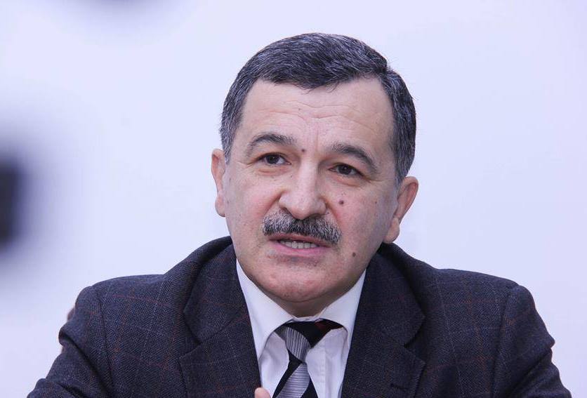 “Var-dövləti göstərəndə yox, millət üçün xərcləyəndə öyünərlər” – Aydın Mirzəzadə