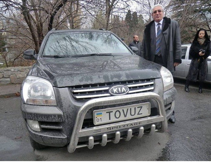 Nömrə yerinə rayonunun adını yazdırdı - FOTO