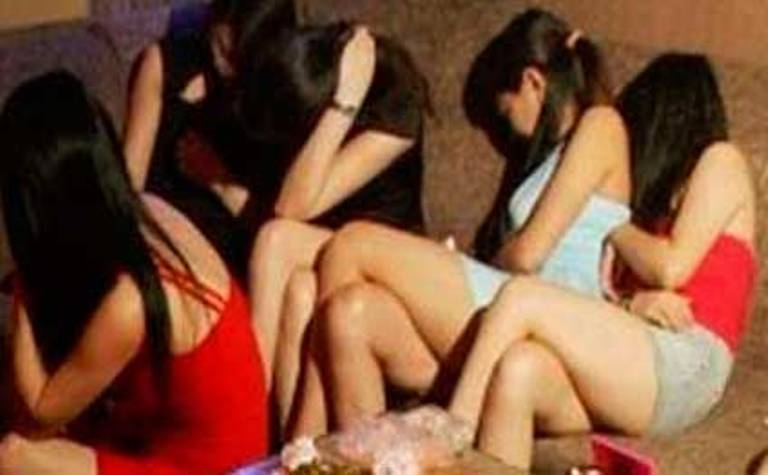 Həmcinslərini fahişəliyə cəlb edən qadın saxlanıldı