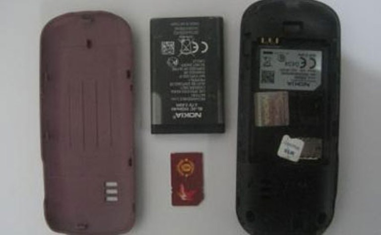 Ananın corabından telefon çıxdı... - FOTOLAR