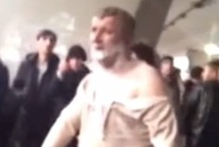 Özünü yandıran taksi sürücüsünün - VİDEOSU