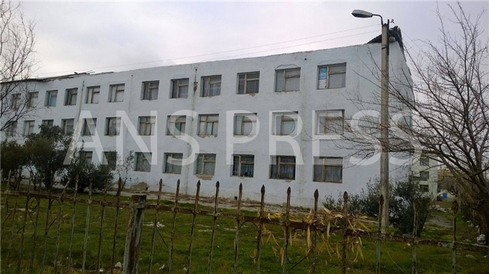 Məktəbin damı uçdu - FOTOLAR