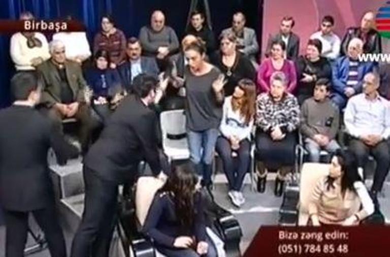 Elgiz tamaşaçıları efirdən qovdu - VİDEO
